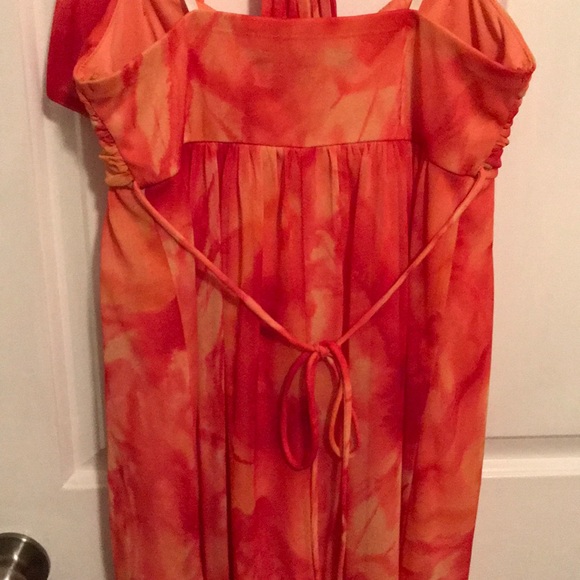 Beautiful summer wedding dress with halter necktie - Picture 4 of 5